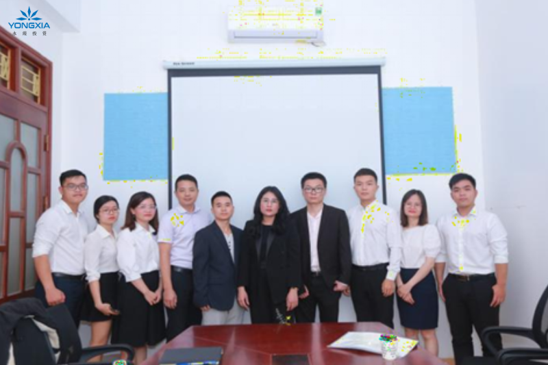 Đội ngũ nhân sự